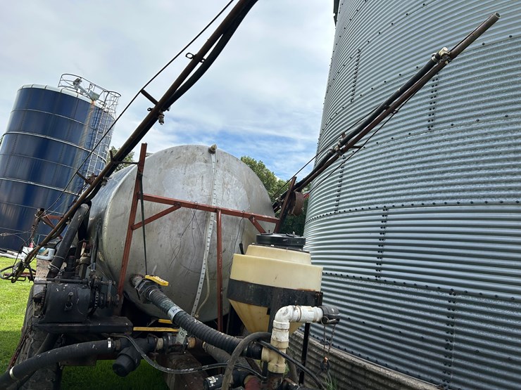 45’-ground-drive-sprayer-image-10