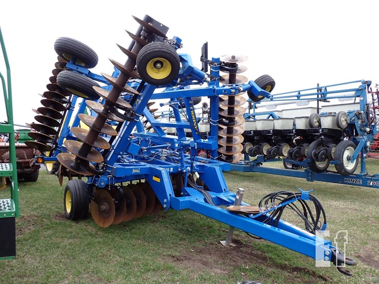 2010-landoll-6230-image-2