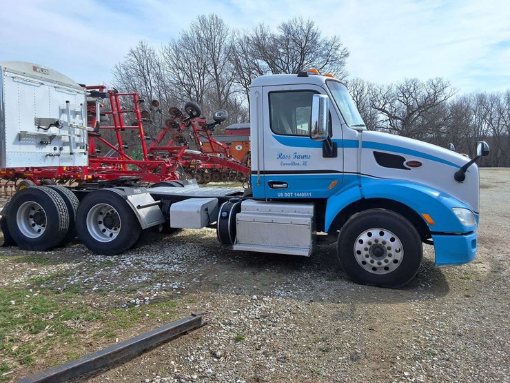 2016-peterbilt-579-image-34