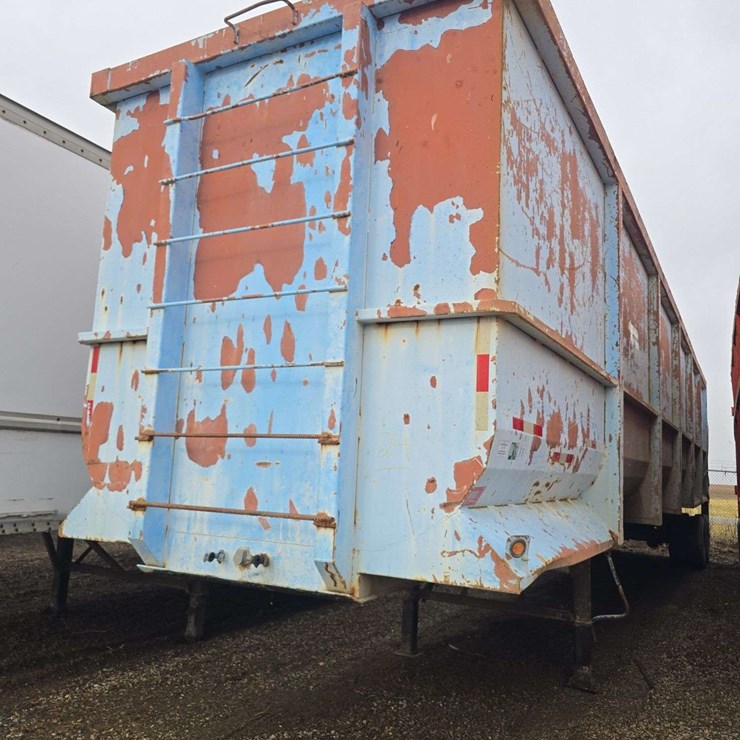 CIF Industries Semi Trailer, T6 High Strength Steel, 8 1/2ft sides, 8ft wide, 48ft long, rear swinging door, 11r22.5, spring ride, spare tire, sliding landing gear, VIN- 1JJV482PXSL255055, the title shows a 1995 year model since that is the year on the axle frame