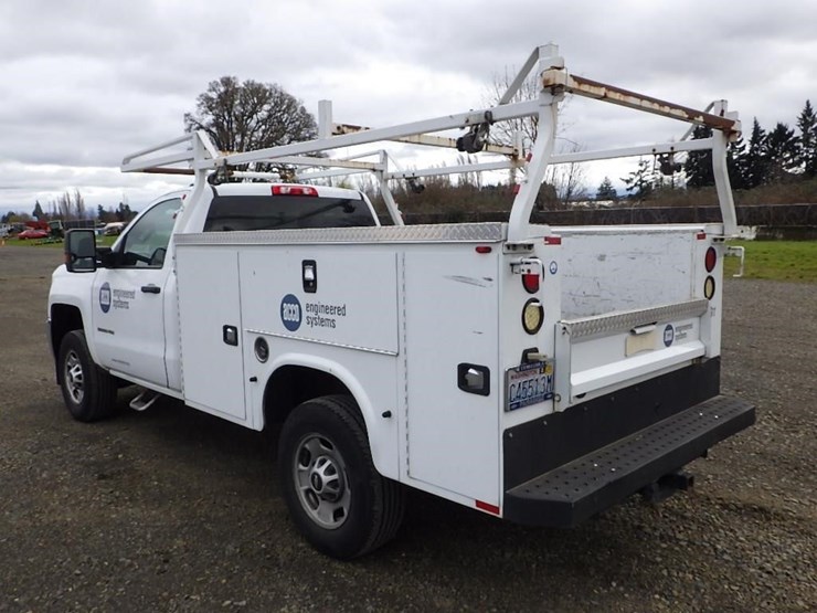 2017-chevrolet-2500-image-7