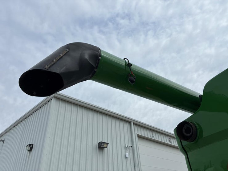 2014-john-deere-s670-image-16