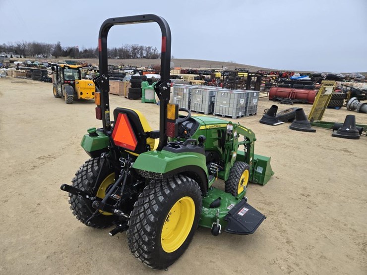 2025-john-deere-2038r-image-10