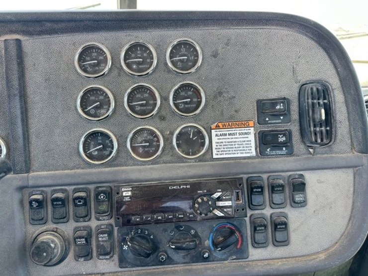 2012-peterbilt-386-image-14