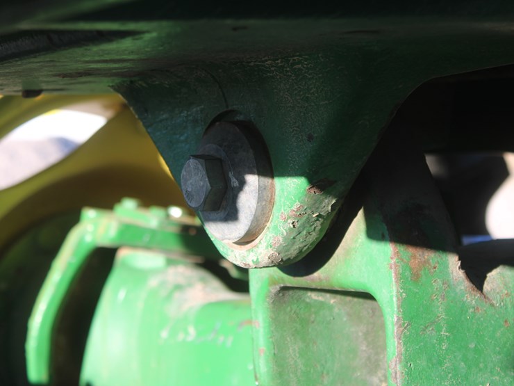 2011-john-deere-6115d-image-48