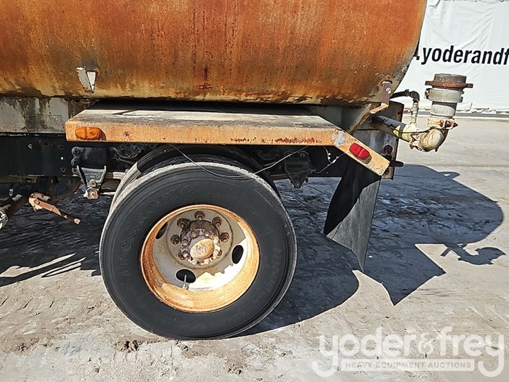 1995-ford-l8000-image-15