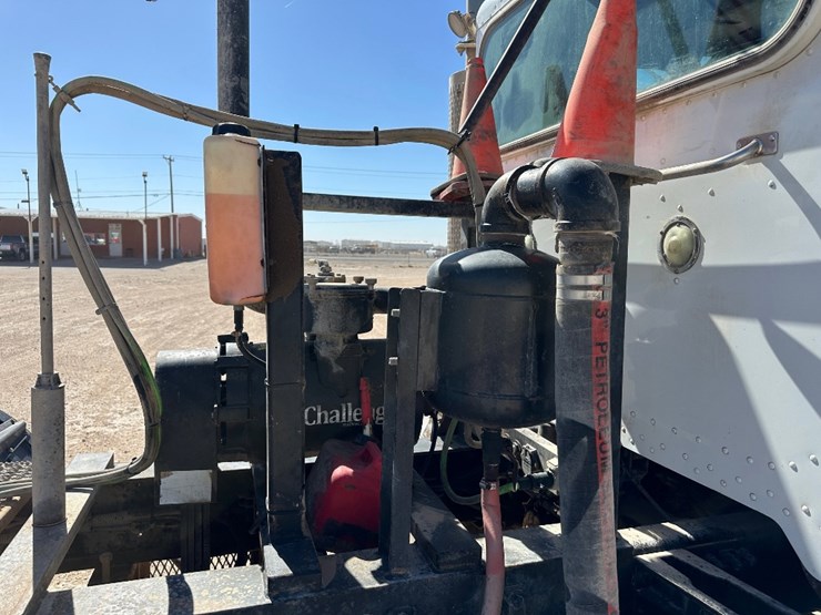 2007-peterbilt-386-image-5