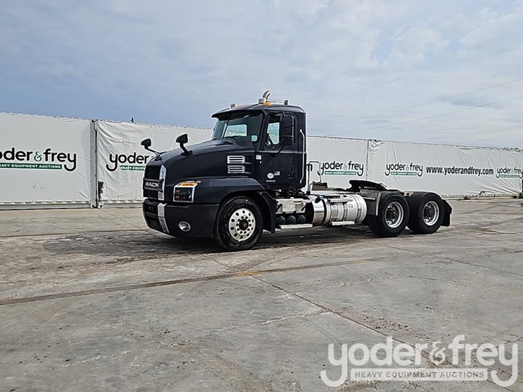 2020-mack-mack-anthem-t64-6x4-truck-tractor,-day-cab,-mp-7-425hp-diesel-engine,-automatic-m-drive-transmission-image-2