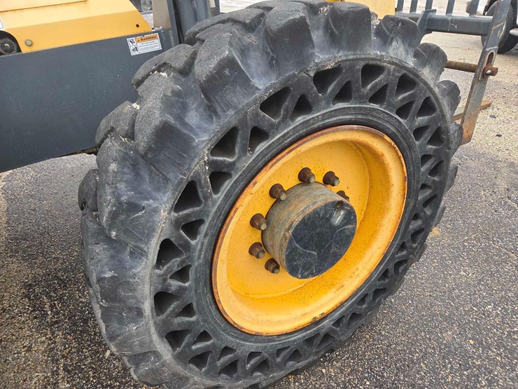 2016-gehl-rs8-42-image-12