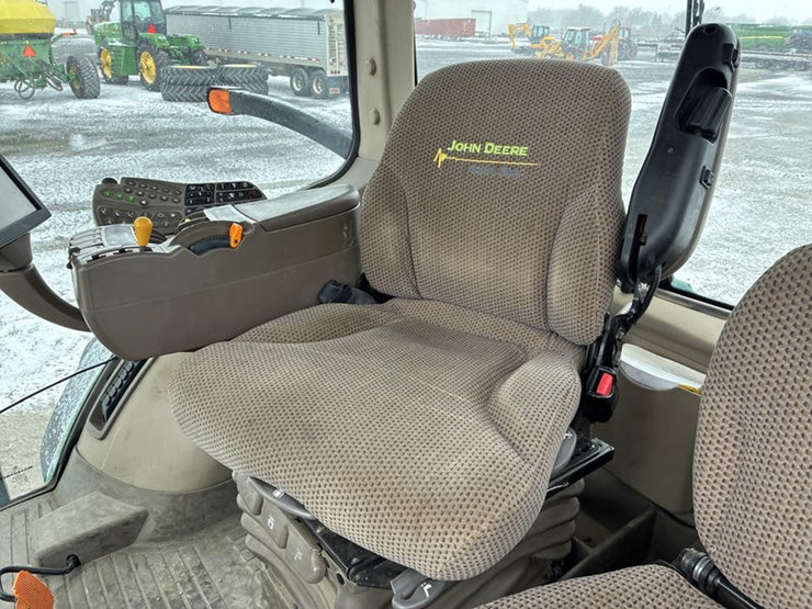 2011-john-deere-8335r-image-57