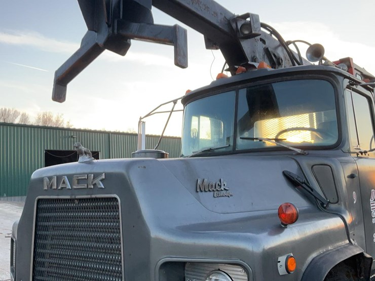 1989-mack-dm690s-image-18