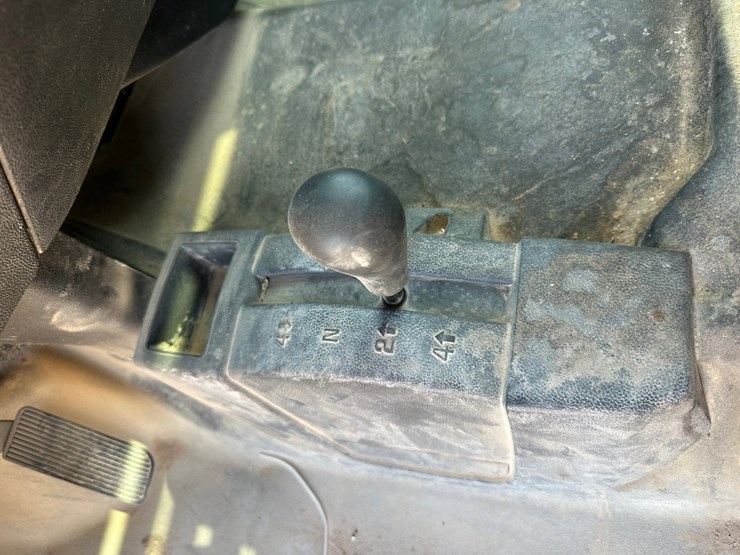 2018-chevrolet-silverado-2500hd-image-12