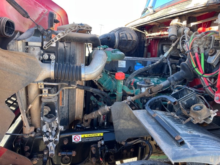 2009-volvo-vhd-bobtail-vacuum-truck-image-9