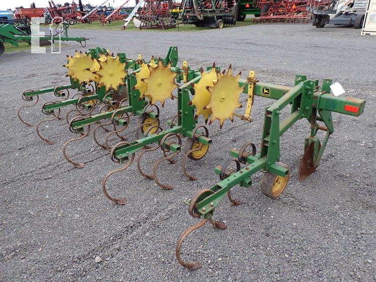john-deere-825-image-3