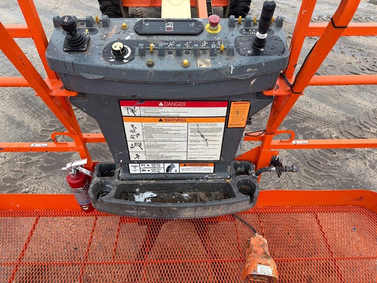 jlg-600s-image-12