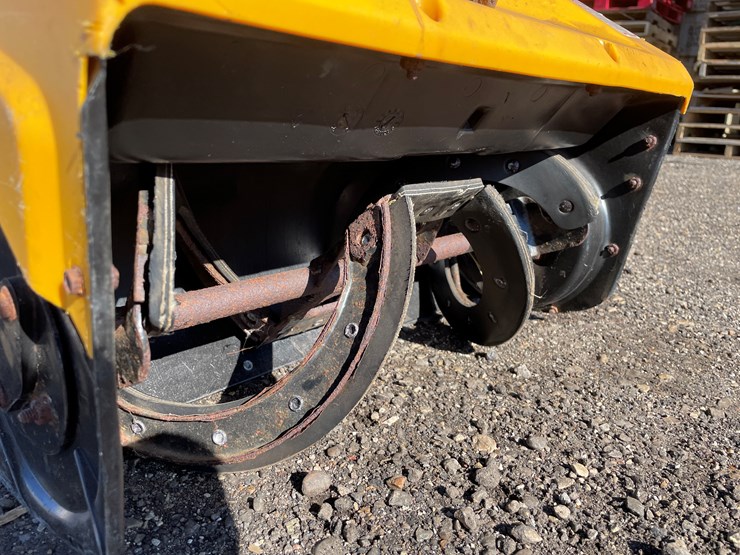 #3105-•-tecumseh-3521-euro-series-snow-blower-image-3