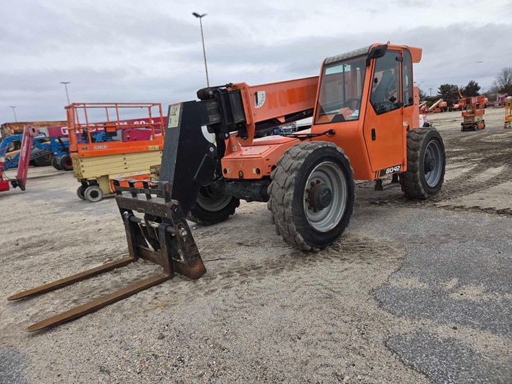 2016-sky-trak-8042-image-1