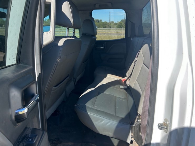 2017-chevrolet-silverado-2500hd-image-8