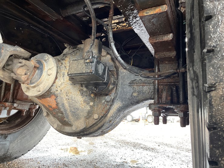 #2015-•-2009-chevy-c7500-single-axle-dump-truck-(has-wi-title)-image-32