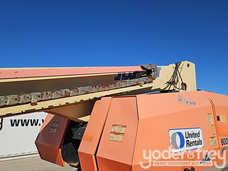 2016-jlg-800s-image-9
