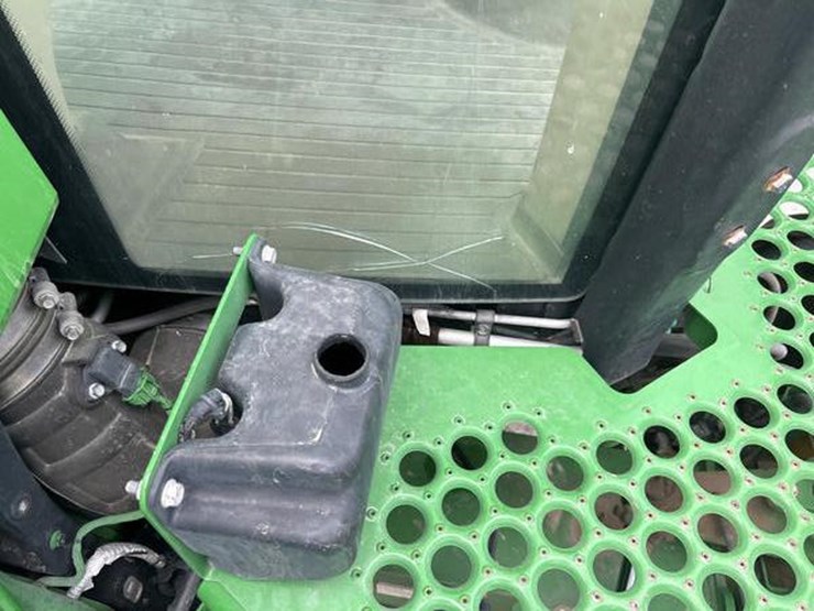 2018-john-deere-r4045-image-24