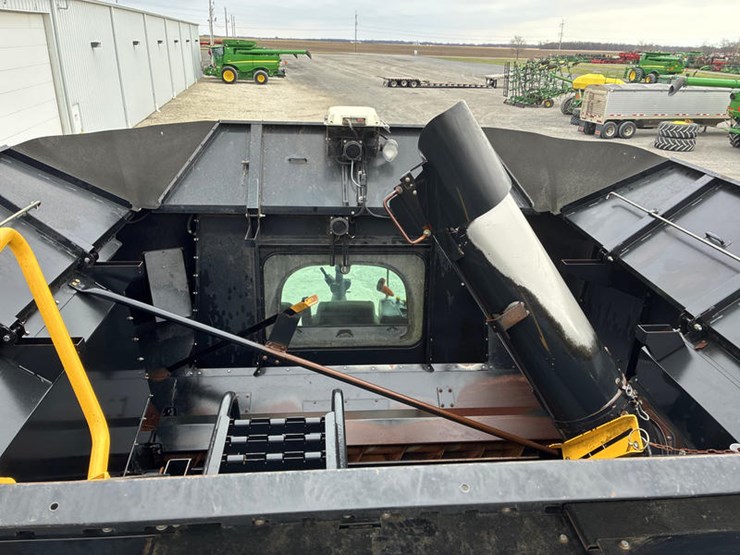 2009-new-holland-cr9060-image-83