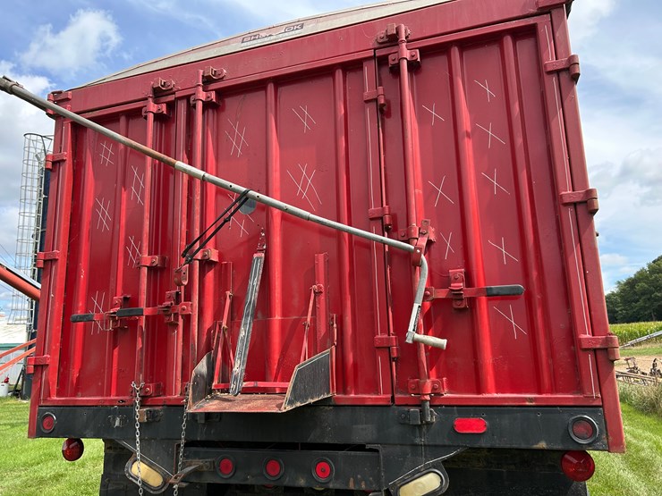 1995-case-ih-4900-image-10