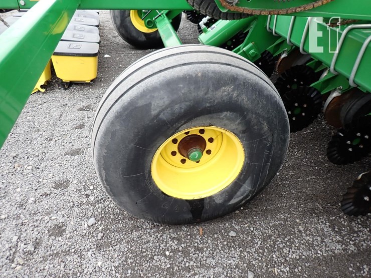 2017-john-deere-1785-image-10