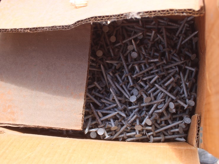 #3007-•-pallet-with-large-assortment-of-nails-and-staples-image-6