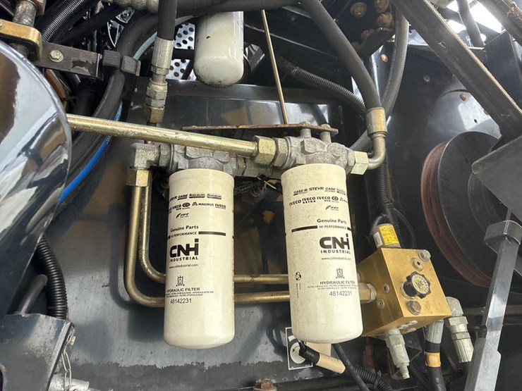 2009-new-holland-cr9060-image-57