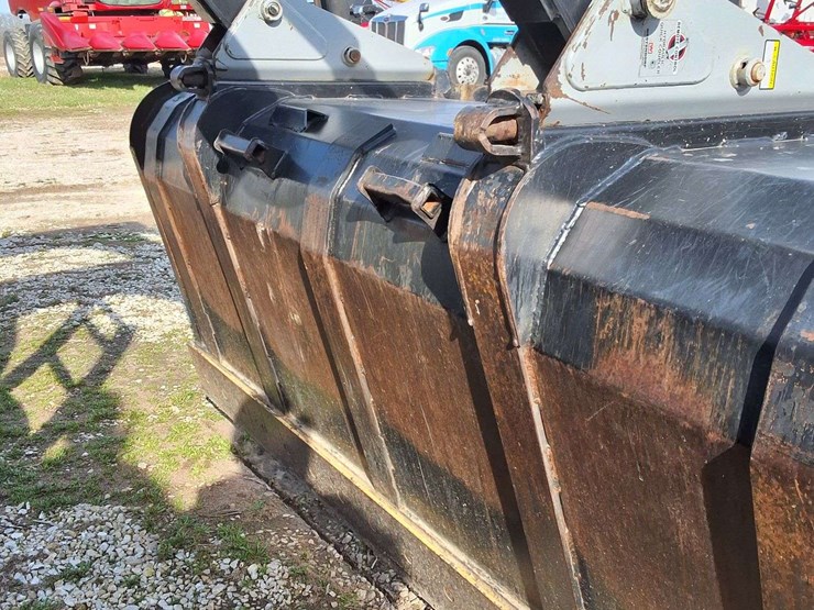 2010-new-holland-t7050-image-37