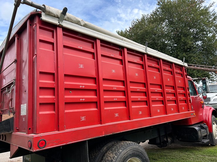 1992-case-ih-4700-image-7