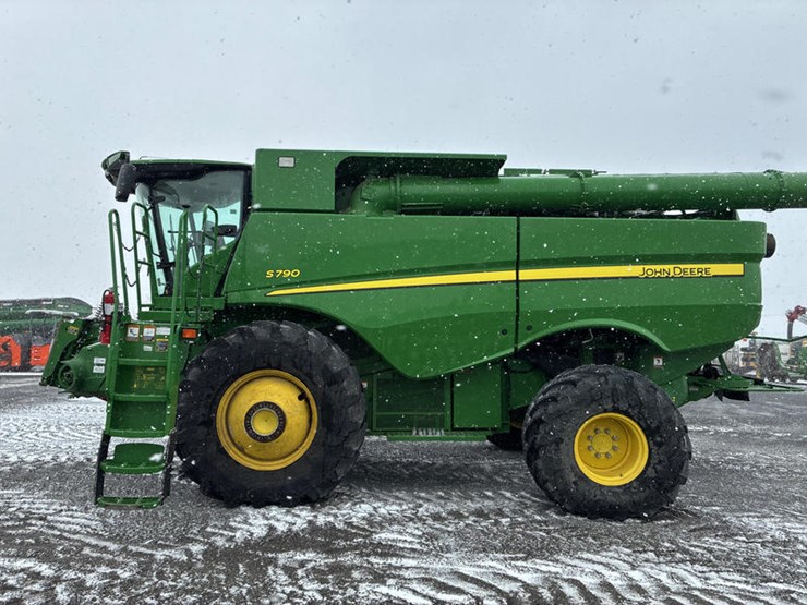 2018-john-deere-s790-image-5