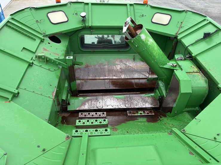 2014-john-deere-s670-image-92