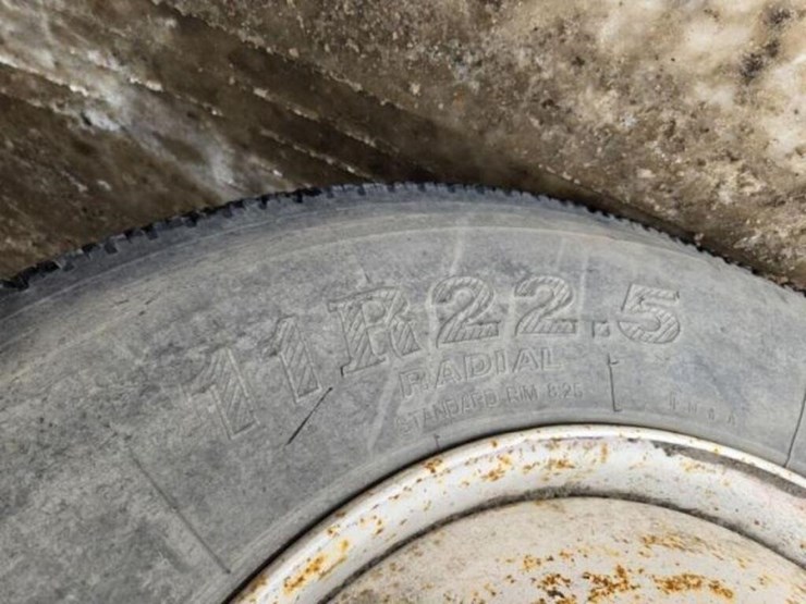 2009-gmc-t7500-image-11