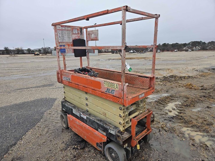 2017-jlg-1932r-image-4