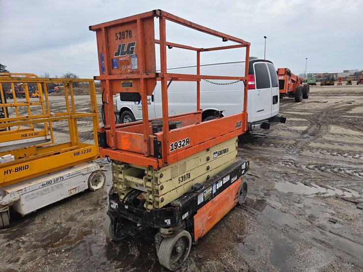 2017-jlg-1932r-image-1