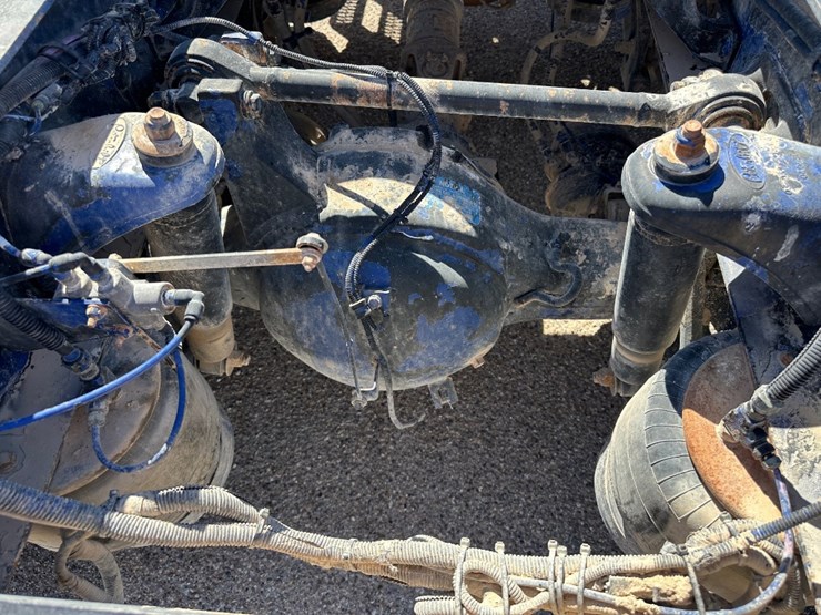 2008-peterbilt-365-image-8