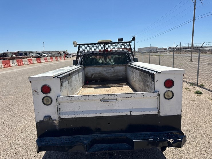 2010-chevrolet-silverado-2500hd-image-6