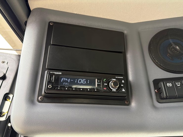 2025-dennis-eagle-proview-image-29