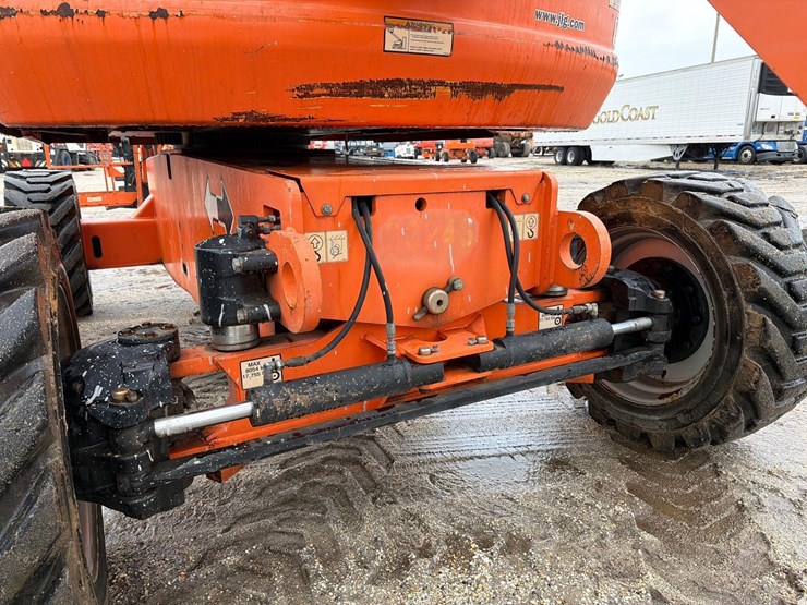2016-jlg-800aj-image-9