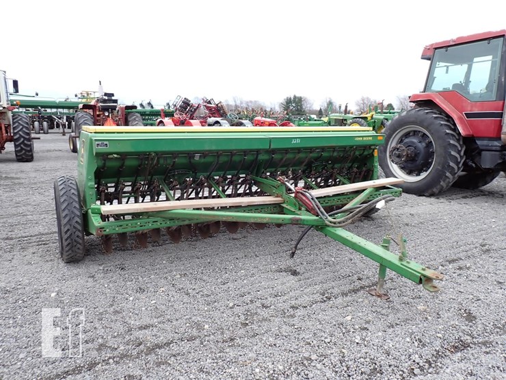 john-deere-8300-image-1