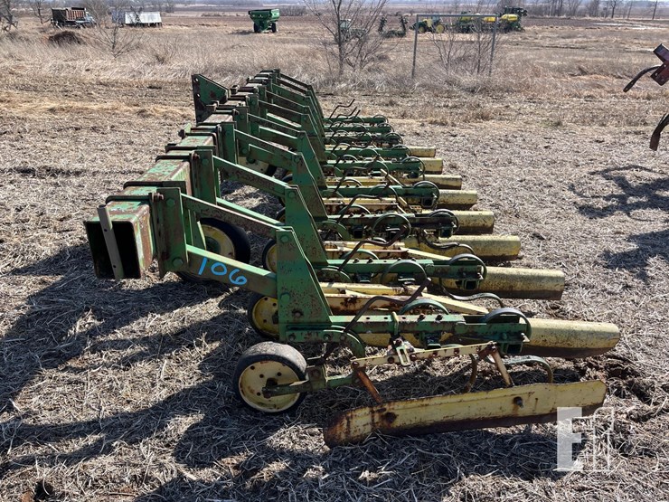 john-deere-rm8-image-2