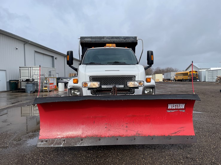 #2015-•-2009-chevy-c7500-single-axle-dump-truck-(has-wi-title)-image-2