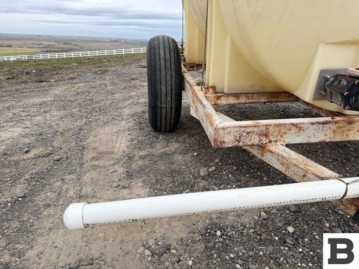 chemigation-trailer-w/-custom-applicator-image-10