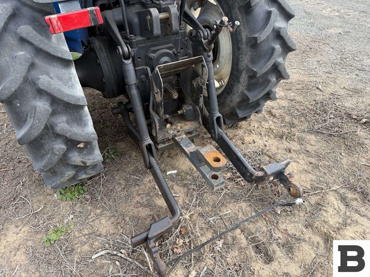 new-holland-tractor---parts-image-11