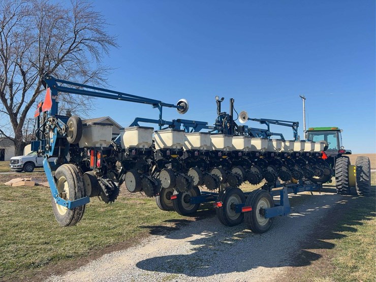 2009-kinze-3600-image-3