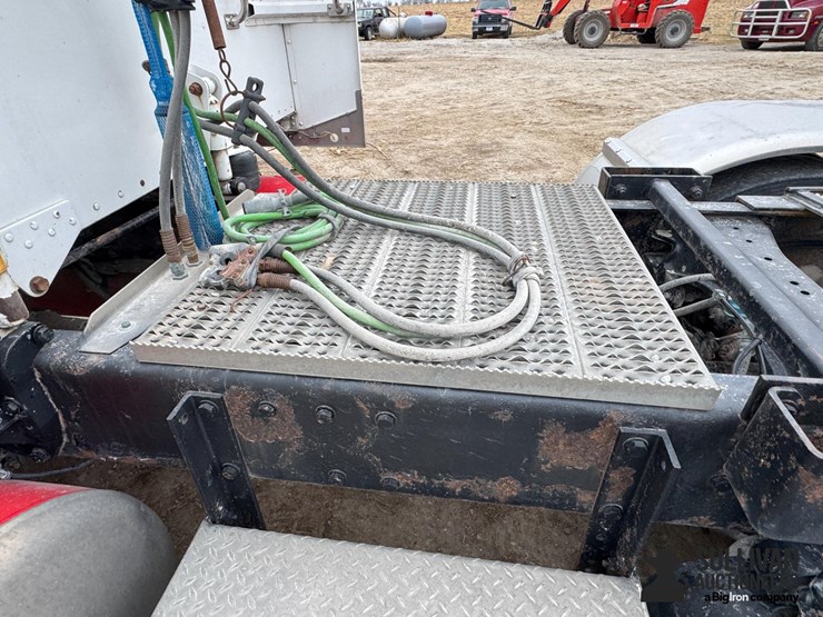 2003-peterbilt-379-image-18