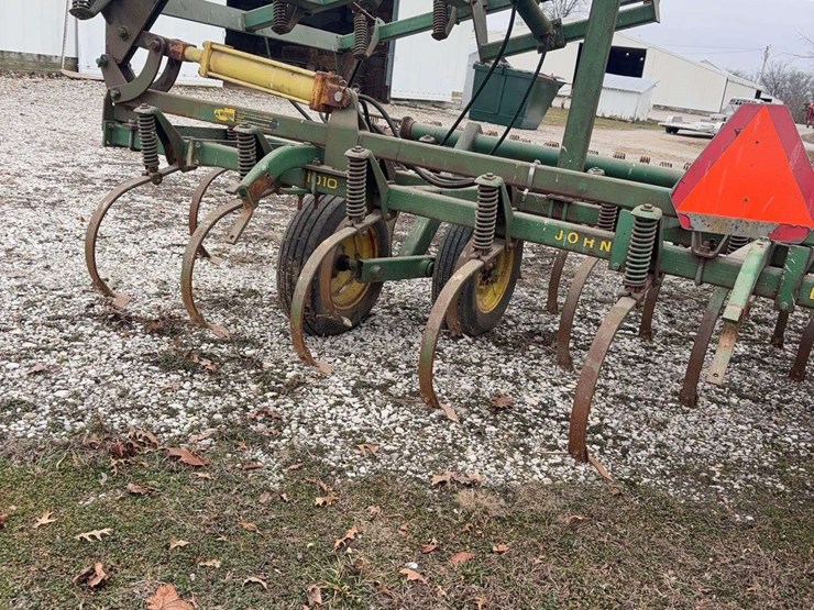 john-deere-1010-image-10