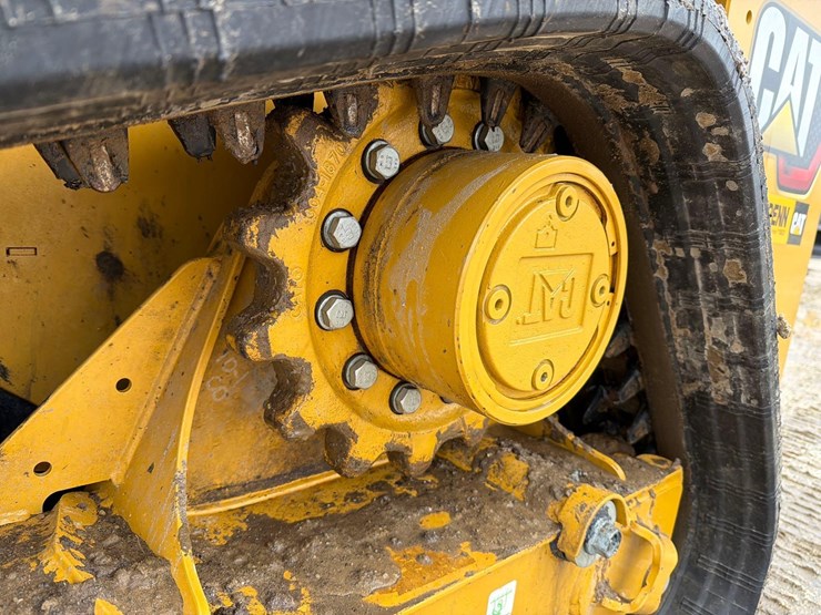 2025-caterpillar-255-image-9